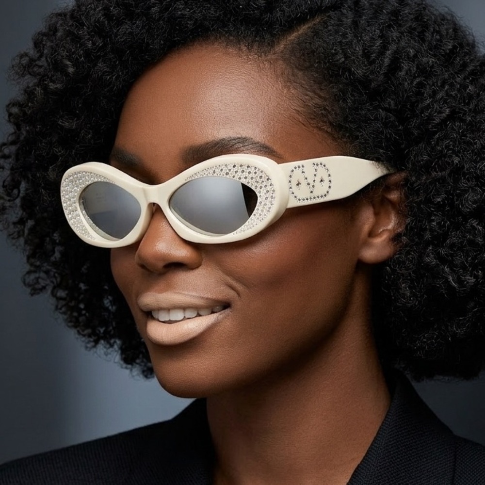 New! Valentino VLS 178E Elegant Cream Sunglasses with Crystals, Authentic